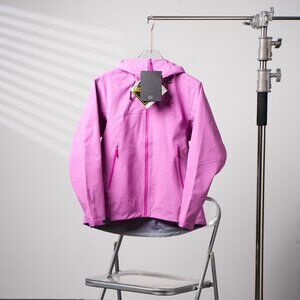 Waterproof and windproof  Arcteryx Beta Series Jacket, Ski Suit, WOMen's Size L